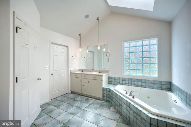 101 FAIRFAX DR., York, PA 17403