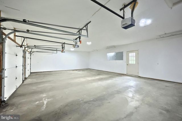 101 FAIRFAX DR., York, PA 17403