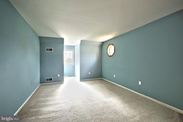 101 FAIRFAX DR., York, PA 17403