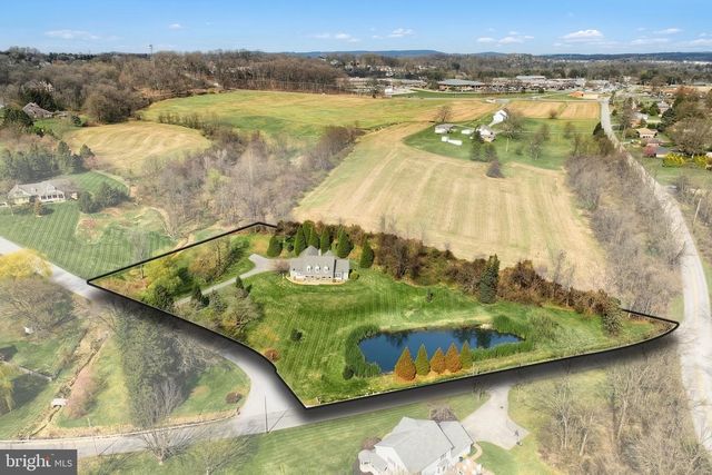 101 FAIRFAX DR., York, PA 17403