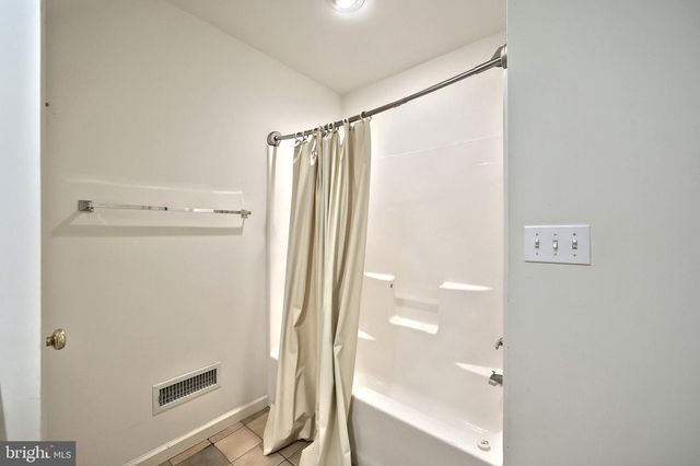 101 FAIRFAX DR., York, PA 17403