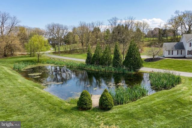 101 FAIRFAX DR., York, PA 17403