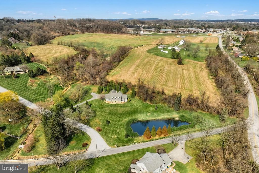 101 FAIRFAX DR., York, PA 17403