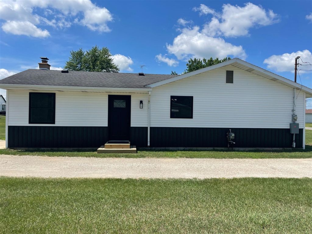 287 Somerset Drive, Cement City, MI 49233