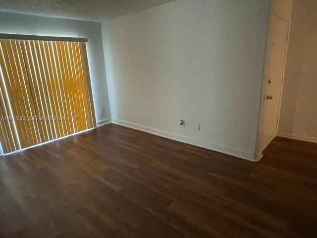 5222 NE 6th Ave F34, Oakland Park, FL 33334