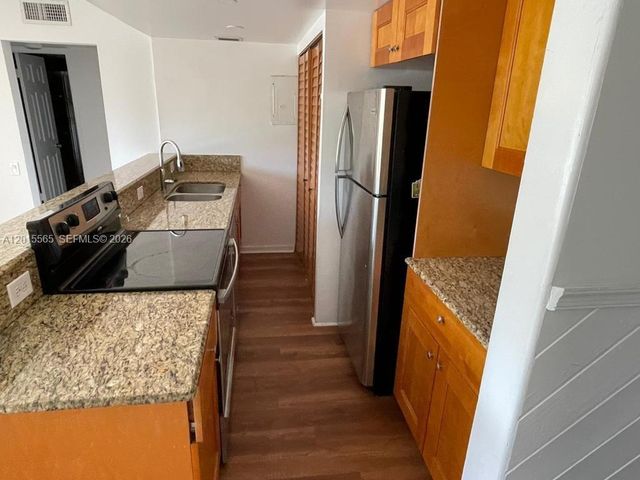 5222 NE 6th Ave F34, Oakland Park, FL 33334