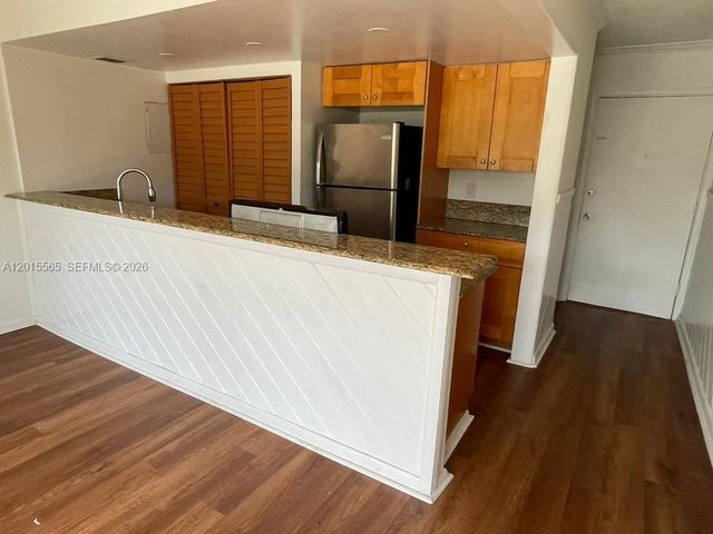 5222 NE 6th Ave F34, Oakland Park, FL 33334