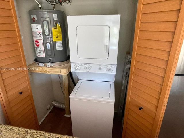 5222 NE 6th Ave F34, Oakland Park, FL 33334