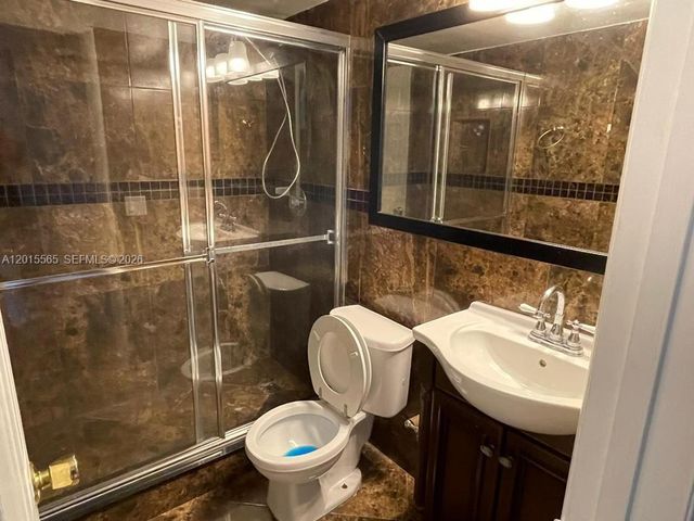 5222 NE 6th Ave F34, Oakland Park, FL 33334