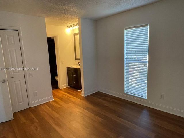 5222 NE 6th Ave F34, Oakland Park, FL 33334