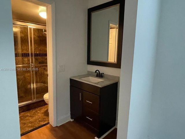 5222 NE 6th Ave F34, Oakland Park, FL 33334