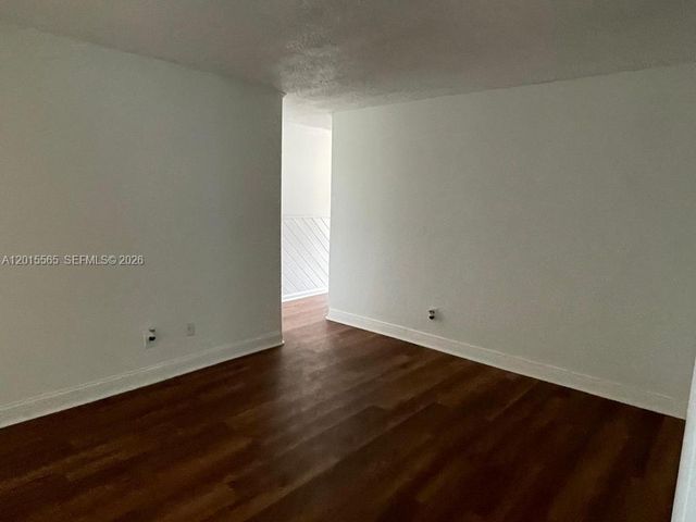 5222 NE 6th Ave F34, Oakland Park, FL 33334