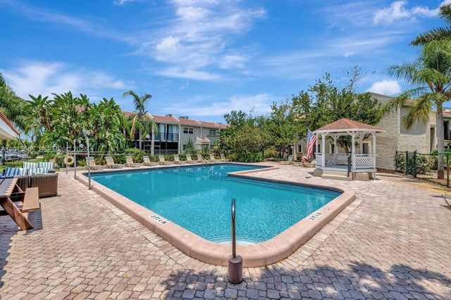 5222 NE 6th Ave F34, Oakland Park, FL 33334