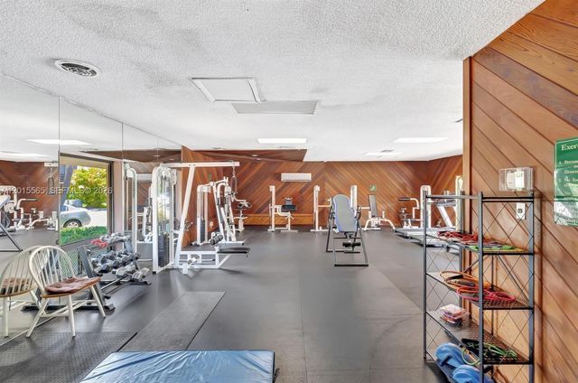 5222 NE 6th Ave F34, Oakland Park, FL 33334