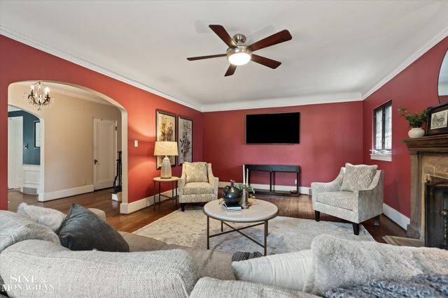 542 Lakepointe Street, Grosse Pointe Park, MI 48236
