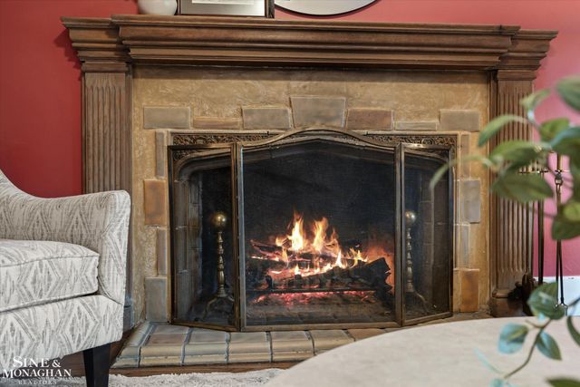 542 Lakepointe Street, Grosse Pointe Park, MI 48236