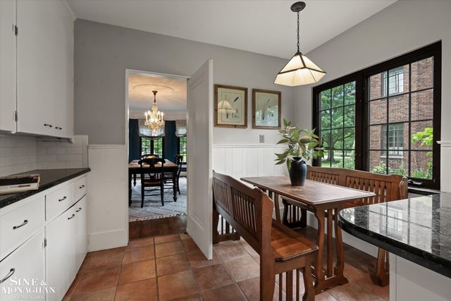 542 Lakepointe Street, Grosse Pointe Park, MI 48236