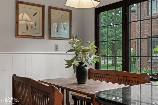 542 Lakepointe Street, Grosse Pointe Park, MI 48236