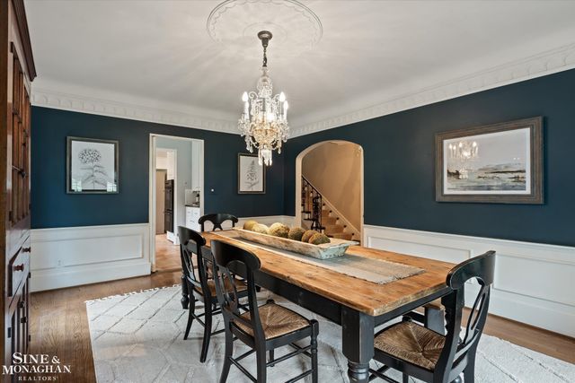 542 Lakepointe Street, Grosse Pointe Park, MI 48236