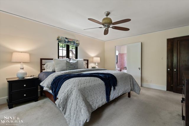 542 Lakepointe Street, Grosse Pointe Park, MI 48236