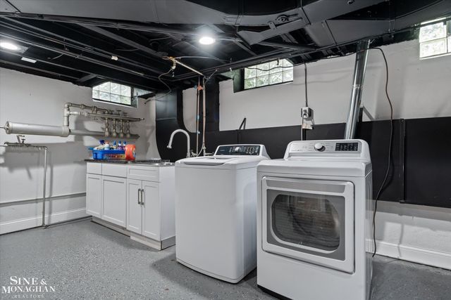 542 Lakepointe Street, Grosse Pointe Park, MI 48236
