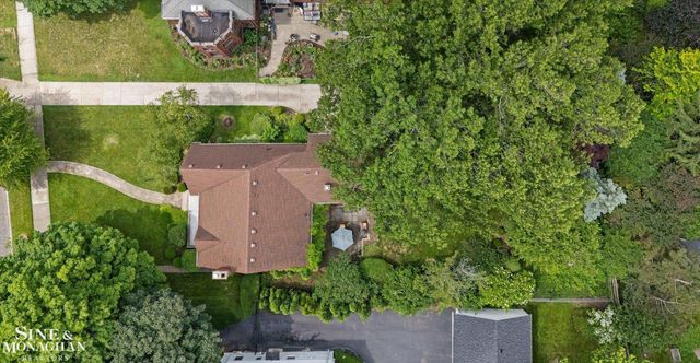 542 Lakepointe Street, Grosse Pointe Park, MI 48236