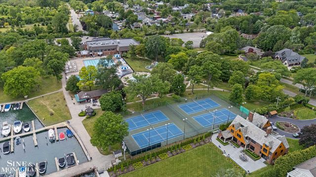 542 Lakepointe Street, Grosse Pointe Park, MI 48236