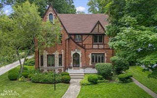 542 Lakepointe Street, Grosse Pointe Park, MI 48236
