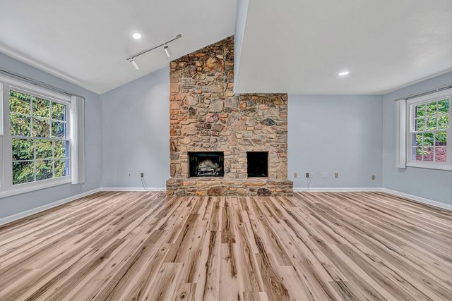 6344 Fairway Forest DR, Roanoke, VA 24018
