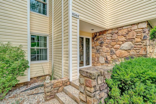 6344 Fairway Forest DR, Roanoke, VA 24018