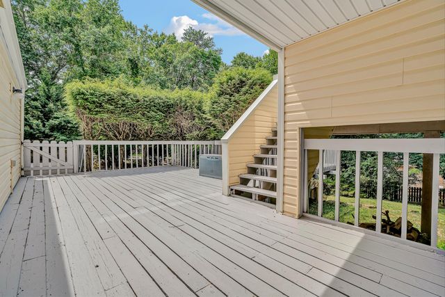 6344 Fairway Forest DR, Roanoke, VA 24018
