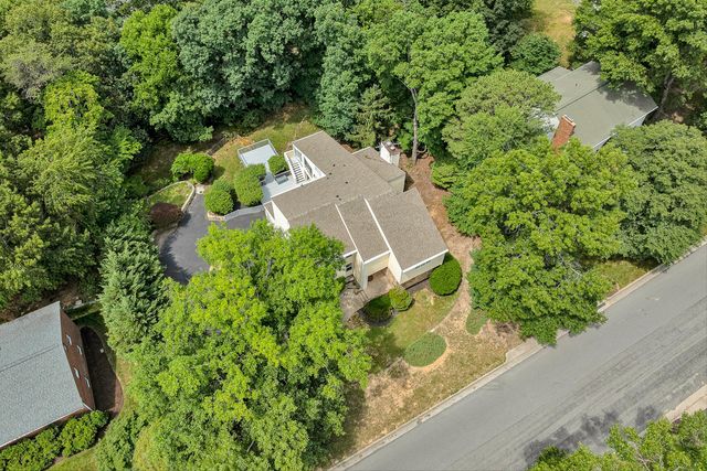 6344 Fairway Forest DR, Roanoke, VA 24018