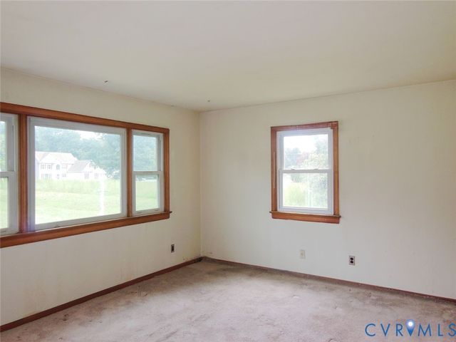 2161 Meadow Rd, Sandston, VA 23150