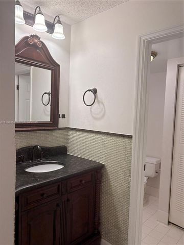 18850 NW 57th Avenue 306, Hialeah, FL 33015