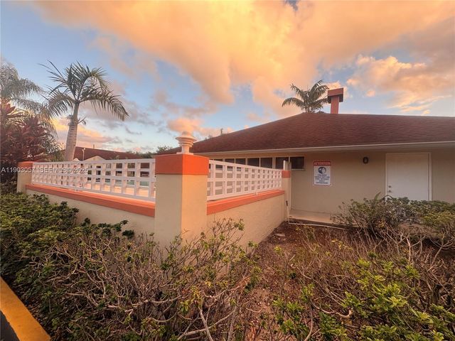 18850 NW 57th Avenue 306, Hialeah, FL 33015