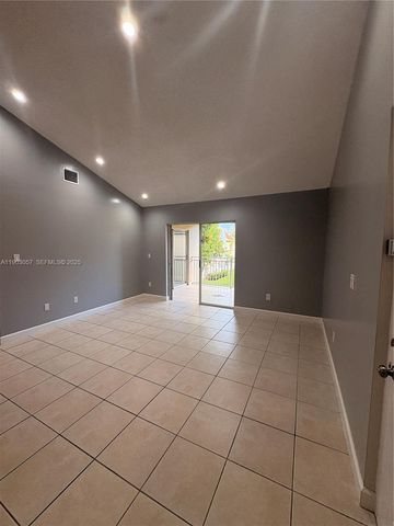 18850 NW 57th Avenue 306, Hialeah, FL 33015