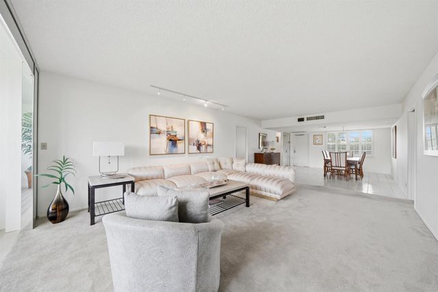 3800 Oaks Clubhouse Drive 410, Pompano Beach, FL 33069