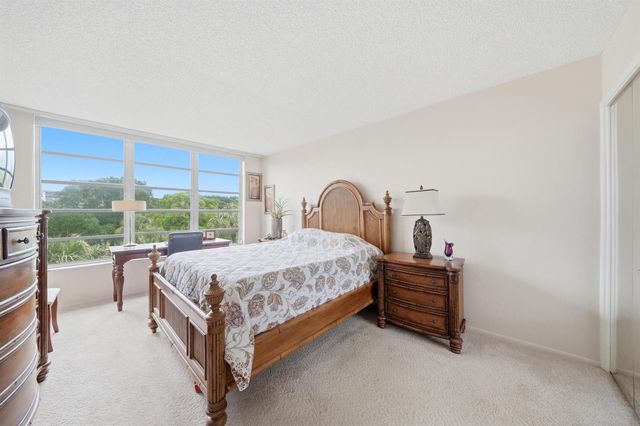 3800 Oaks Clubhouse Drive 410, Pompano Beach, FL 33069