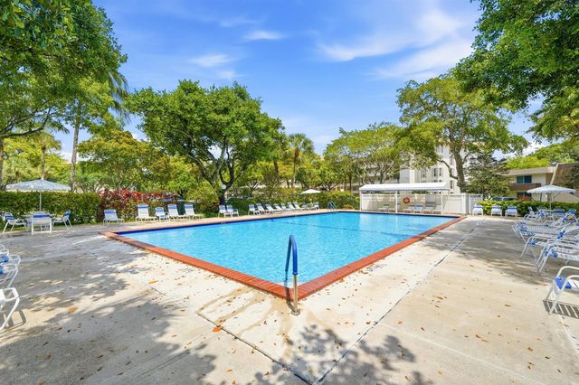 3800 Oaks Clubhouse Drive 410, Pompano Beach, FL 33069