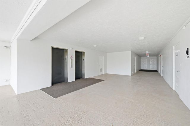 3800 Oaks Clubhouse Drive 410, Pompano Beach, FL 33069