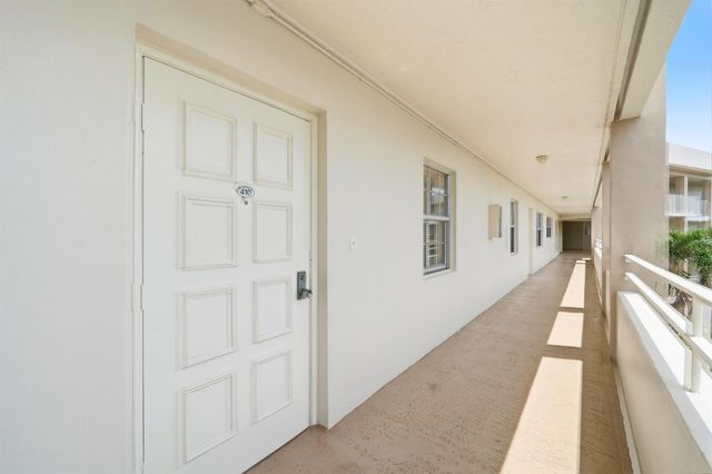 3800 Oaks Clubhouse Drive 410, Pompano Beach, FL 33069