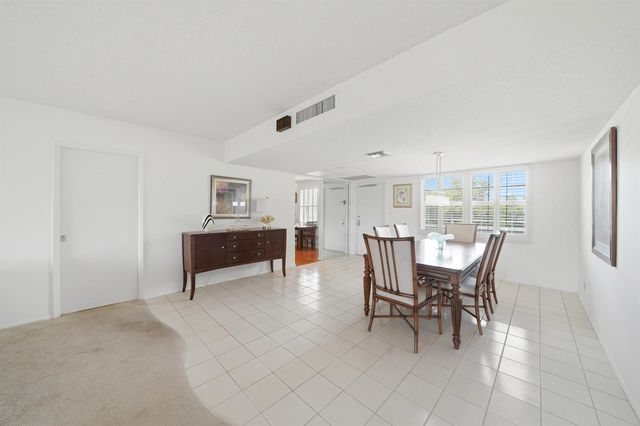 3800 Oaks Clubhouse Drive 410, Pompano Beach, FL 33069
