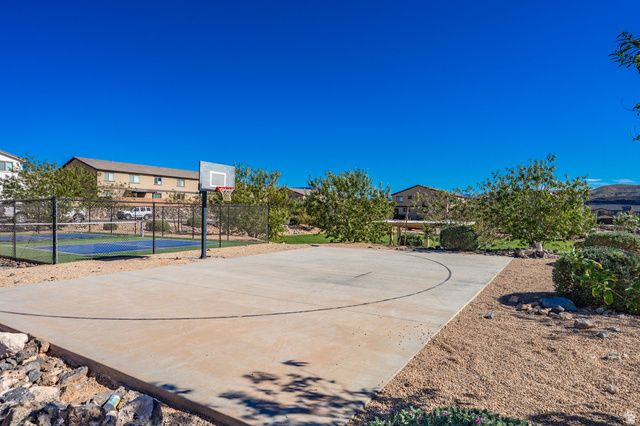 481 N 530 66, Hurricane, UT 84737