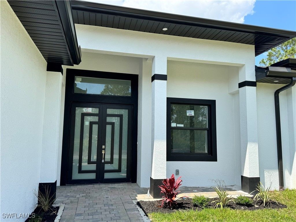 1012 Louis AVE, Lehigh Acres, FL 33972
