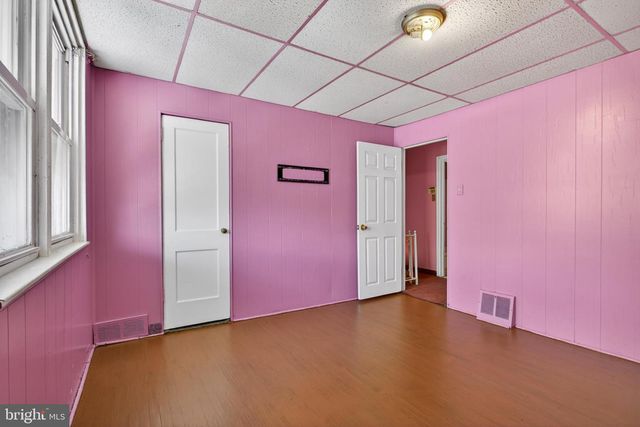 3906 L ST, Philadelphia, PA 19124