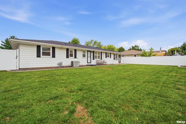 3422 N ROCKWOOD Road, Peoria, IL 61604