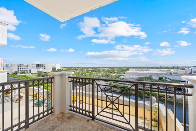 8390 SW 72nd Avenue 702, Miami, FL 33143