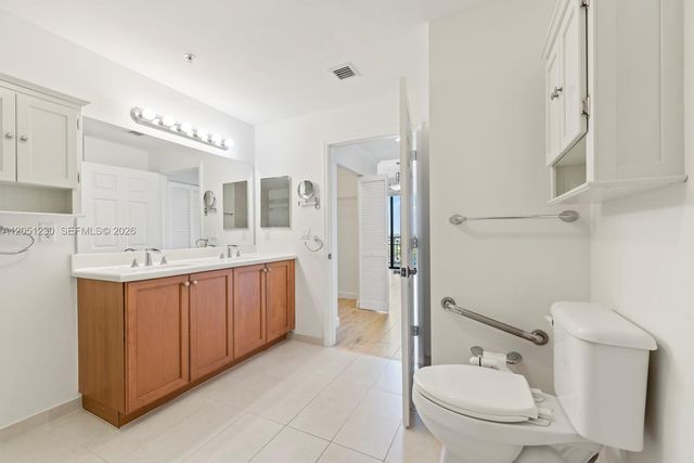 8390 SW 72nd Avenue 702, Miami, FL 33143