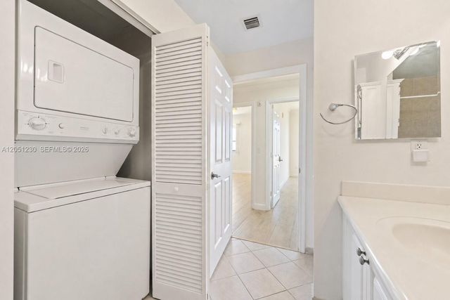 8390 SW 72nd Avenue 702, Miami, FL 33143