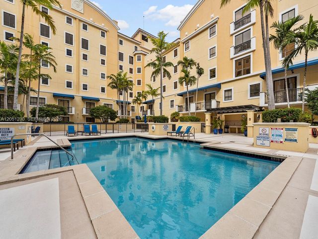 8390 SW 72nd Avenue 702, Miami, FL 33143